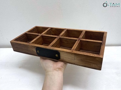 Khay gỗ chữ nhật chia 8 ngăn tag gỗ đen viết phấn [2 màu] KT 33x17x4cm KHAY-GO-04